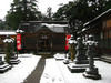 120105 雪に覆われた三輪神社の境内.jpg