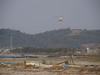 130409 海岸線を飛ぶ鳥取県の防災ヘリ.jpg