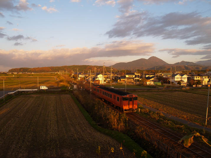 101129 山陰線の普通列車.jpg