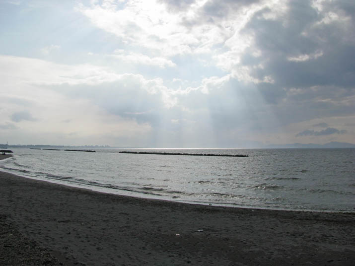 120701 海岸の雲と光.jpg