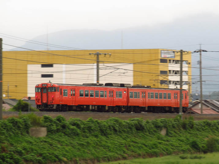 120909 鳥取行きの真っ赤な列車.jpg
